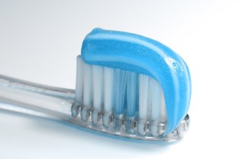 Toothpaste-on-brush1